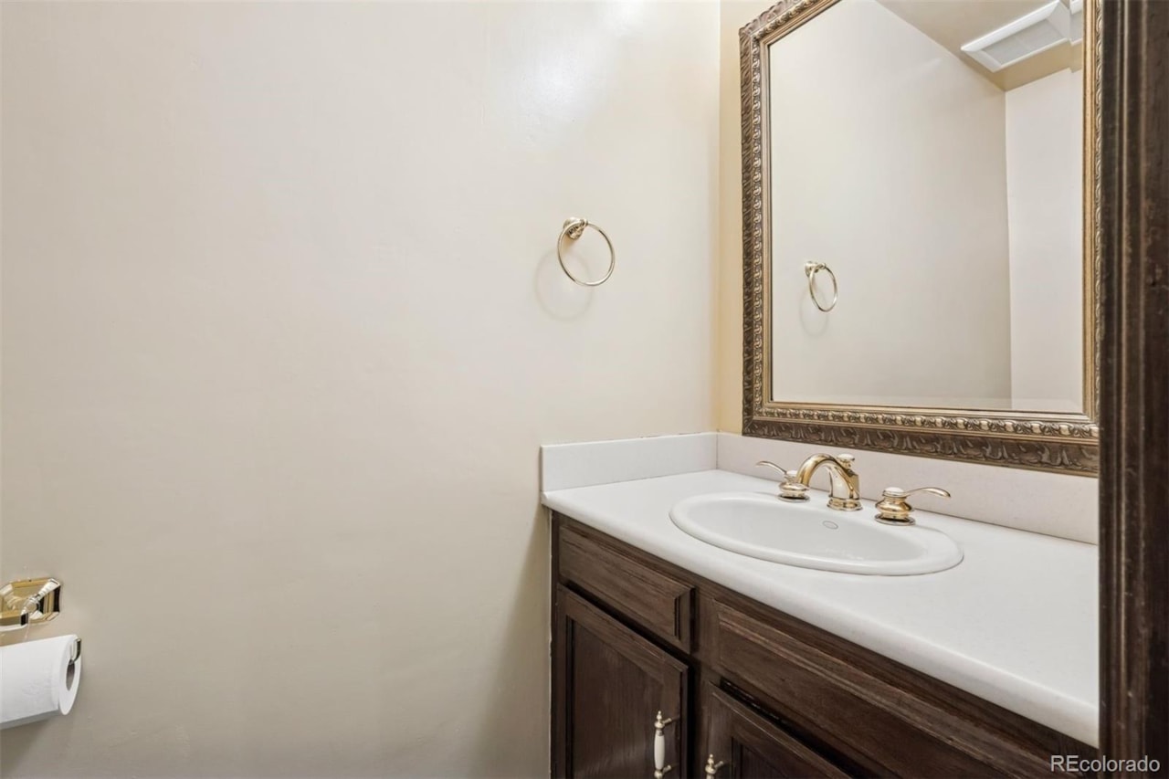 8061 E Kettle Place Willow Creek Nestled in the heart of Willow Creek and within the highly acclaimed Cherry Creek 5 School... Centennial Arapahoe CO 80112 8952790 home for sale $925,000 8952790 Photo 27