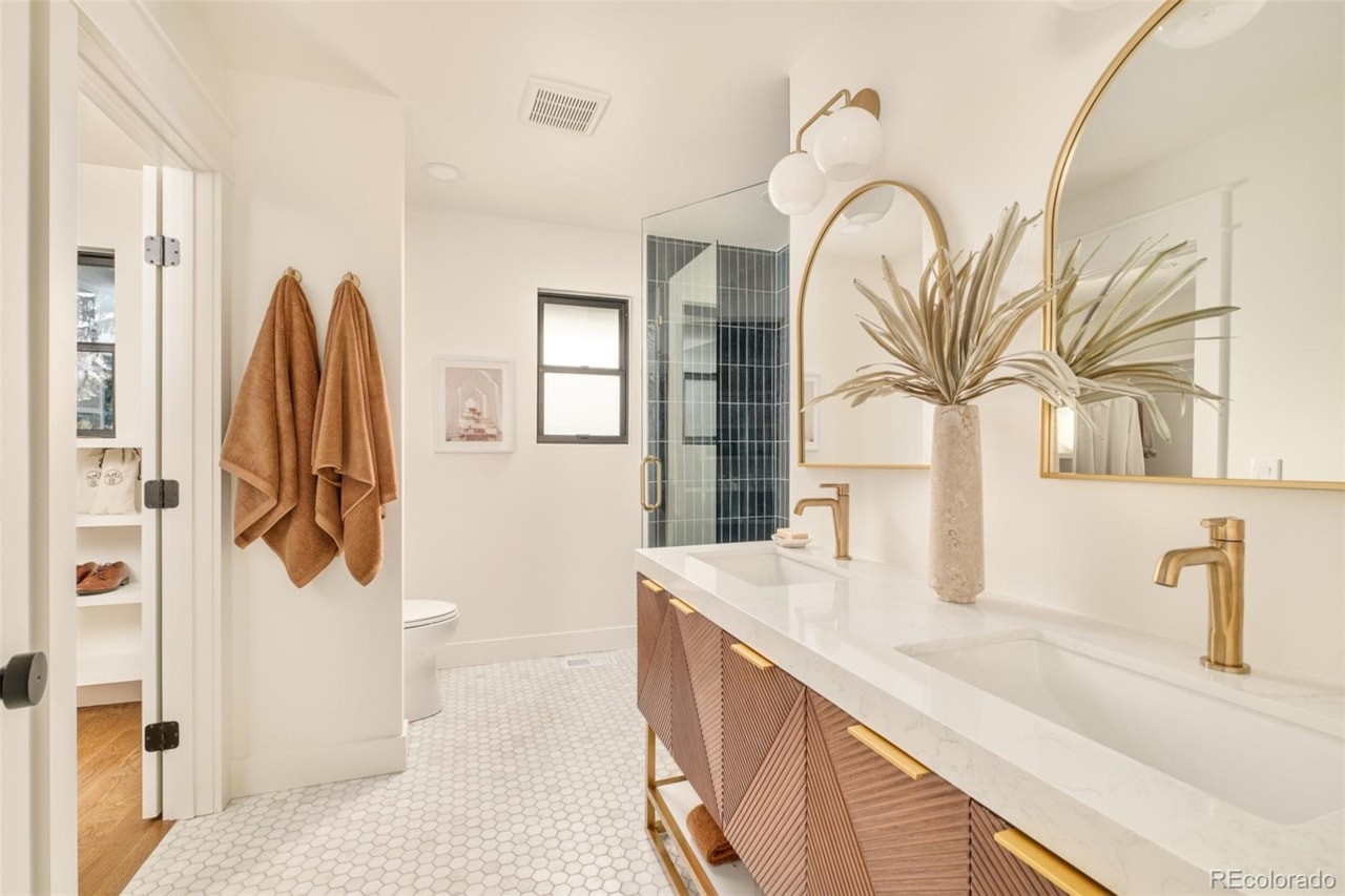 4000 S Dahlia St Cherry Hills North This stunning design-forward Neroli Renovations 5-bed, 4-bath home on .44 acre in Cherry Hills... Cherry Hills Village Arapahoe CO 80113 3042887 home for sale $2,637,000 3042887 Photo 17