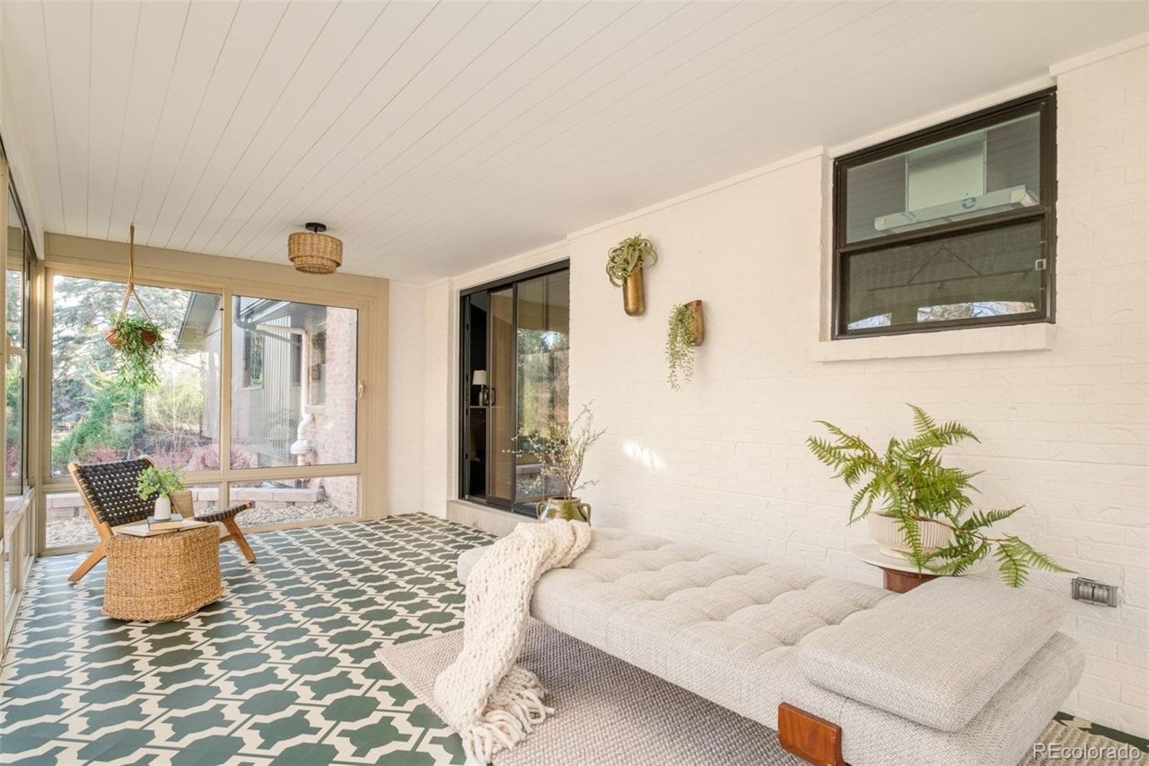 4000 S Dahlia St Cherry Hills North This stunning design-forward Neroli Renovations 5-bed, 4-bath home on .44 acre in Cherry Hills... Cherry Hills Village Arapahoe CO 80113 3042887 home for sale $2,637,000 3042887 Photo 21