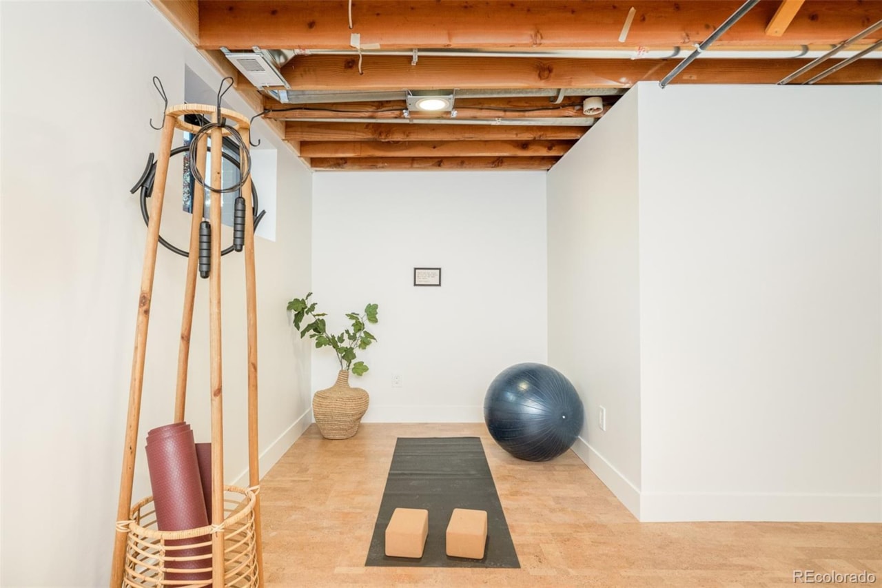 4000 S Dahlia St Cherry Hills North This stunning design-forward Neroli Renovations 5-bed, 4-bath home on .44 acre in Cherry Hills... Cherry Hills Village Arapahoe CO 80113 3042887 home for sale $2,637,000 3042887 Photo 39