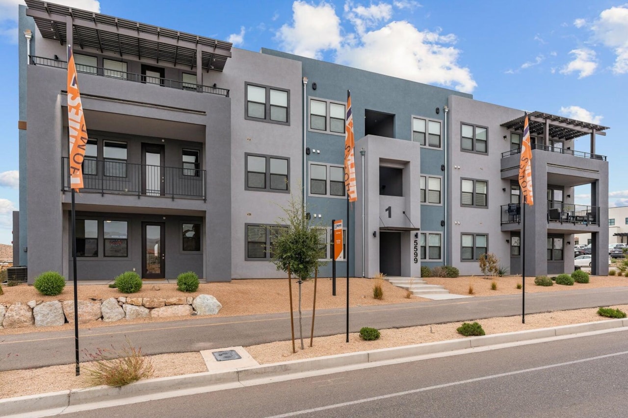 5599 S Carnelian Parkway #207 St George, UT 84790 condo for sale, MLS#25-266905 - Erika Rogers Photo 3