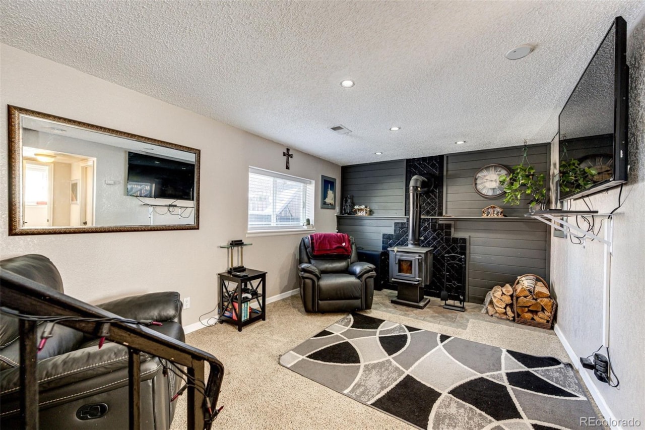 5523 S Malta St Parkborough Welcome to this beautifully maintained tri level home in the desirable Parkborough subdivision... Centennial Arapahoe CO 80015 6000070 home for sale $499,900 6000070 Photo 10