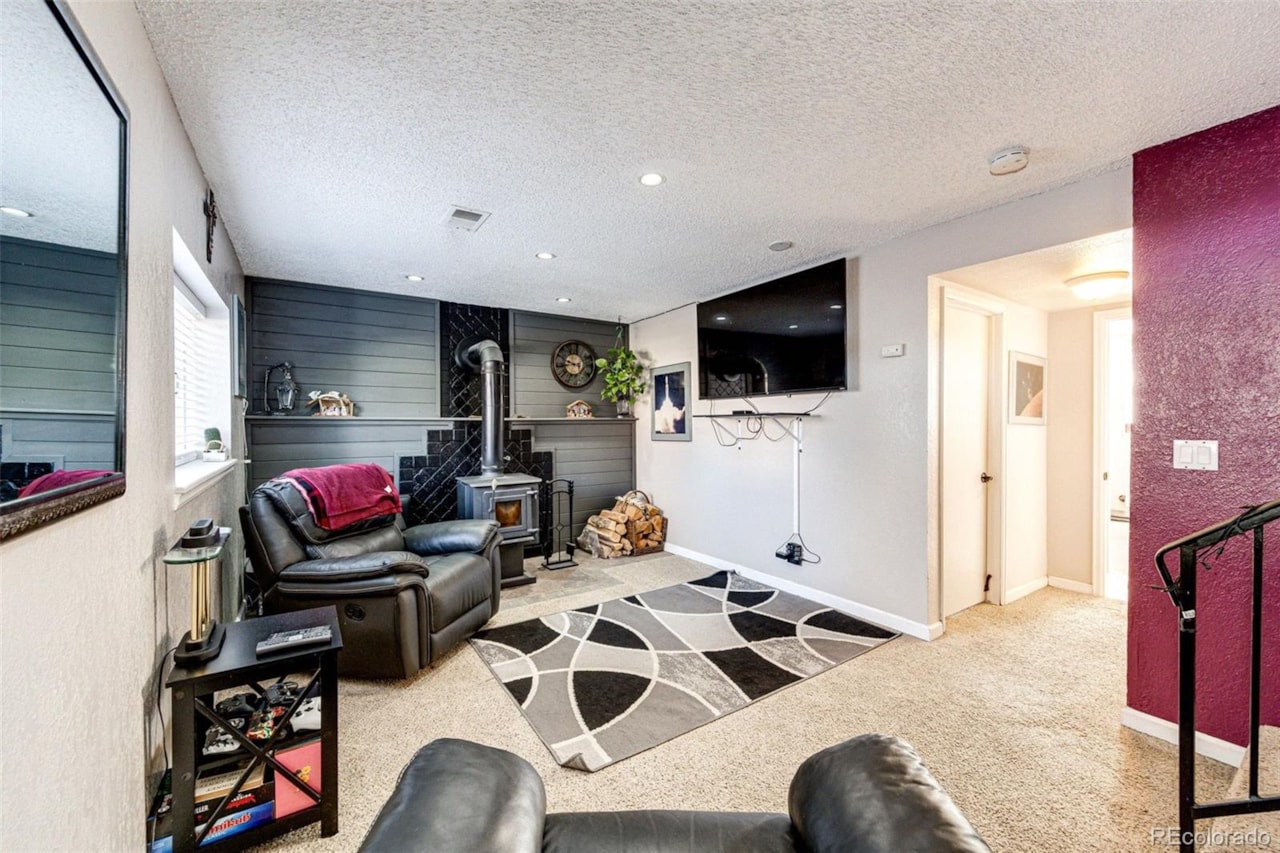 5523 S Malta St Parkborough Welcome to this beautifully maintained tri level home in the desirable Parkborough subdivision... Centennial Arapahoe CO 80015 6000070 home for sale $499,900 6000070 Photo 11