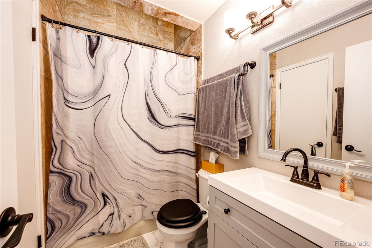 5523 S Malta St Parkborough Welcome to this beautifully maintained tri level home in the desirable Parkborough subdivision... Centennial Arapahoe CO 80015 6000070 home for sale $499,900 6000070 Photo 22