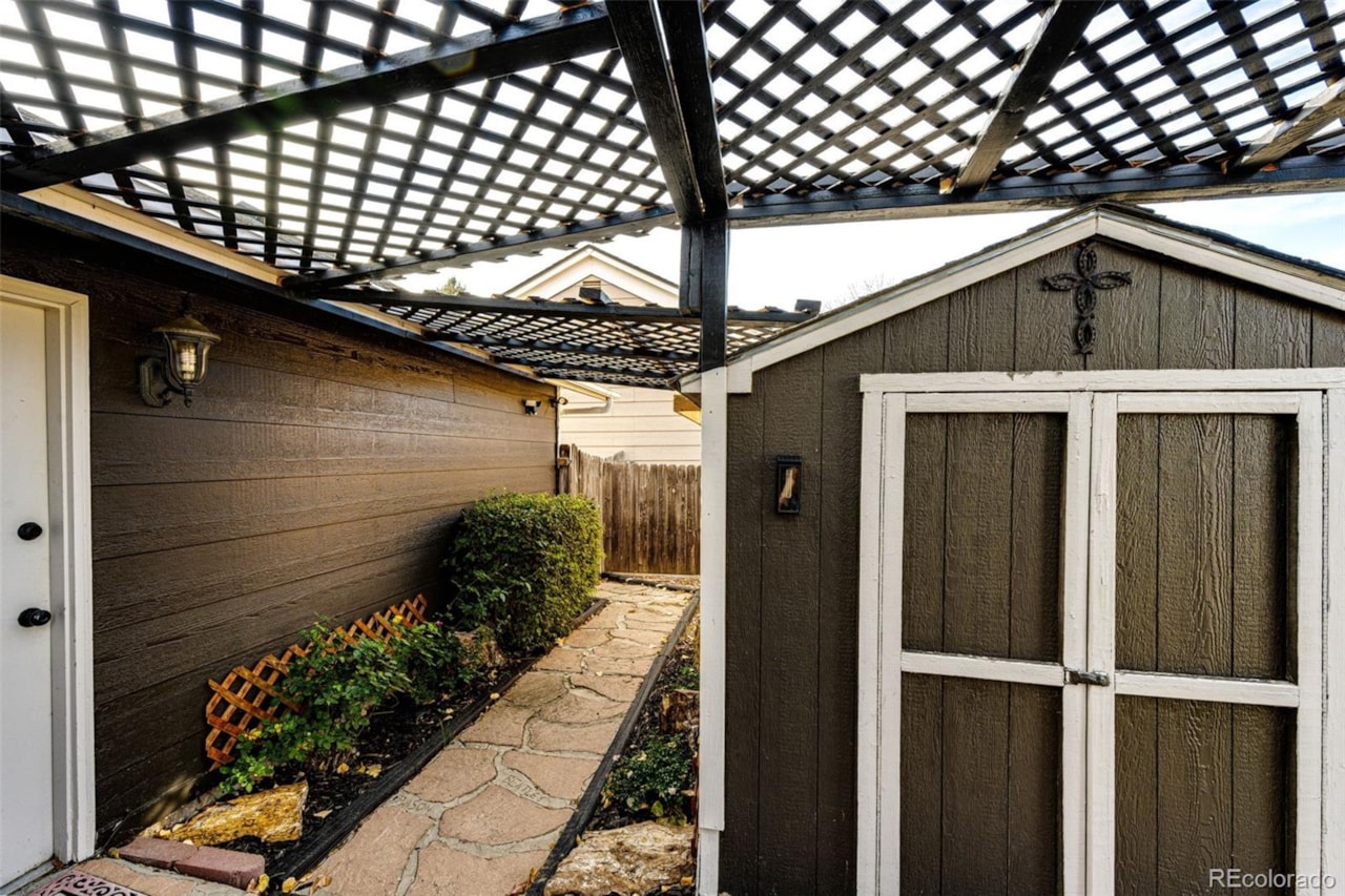 5523 S Malta St Parkborough Welcome to this beautifully maintained tri level home in the desirable Parkborough subdivision... Centennial Arapahoe CO 80015 6000070 home for sale $499,900 6000070 Photo 29