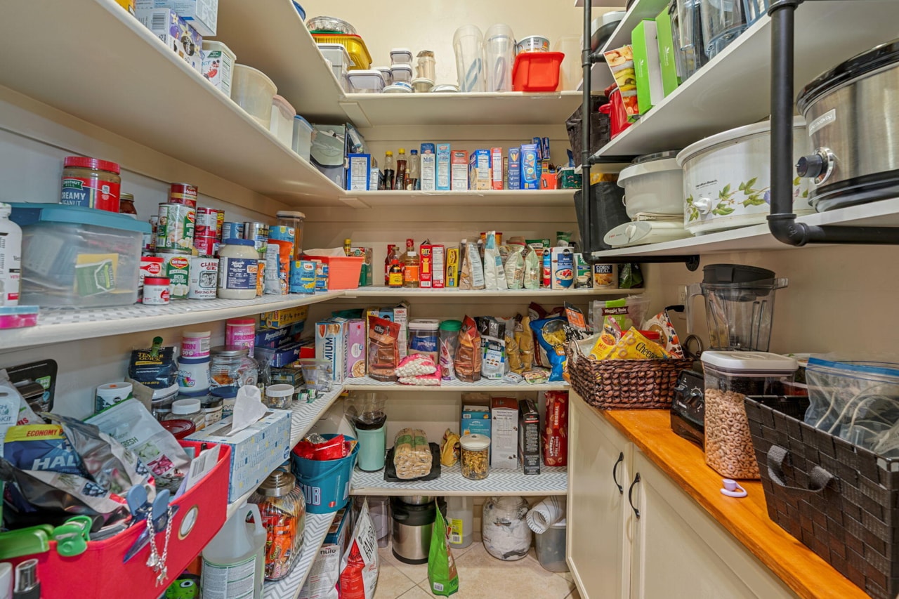 204 N 1280 ST W St George, UT 84770 home for sale, MLS#25-266901 - Erika Rogers Photo 7