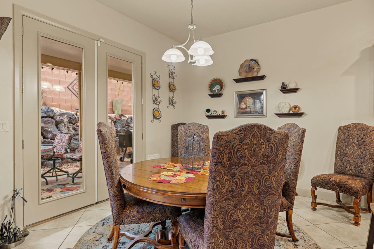 204 N 1280 ST W St George, UT 84770 home for sale, MLS#25-266901 - Erika Rogers Photo 8