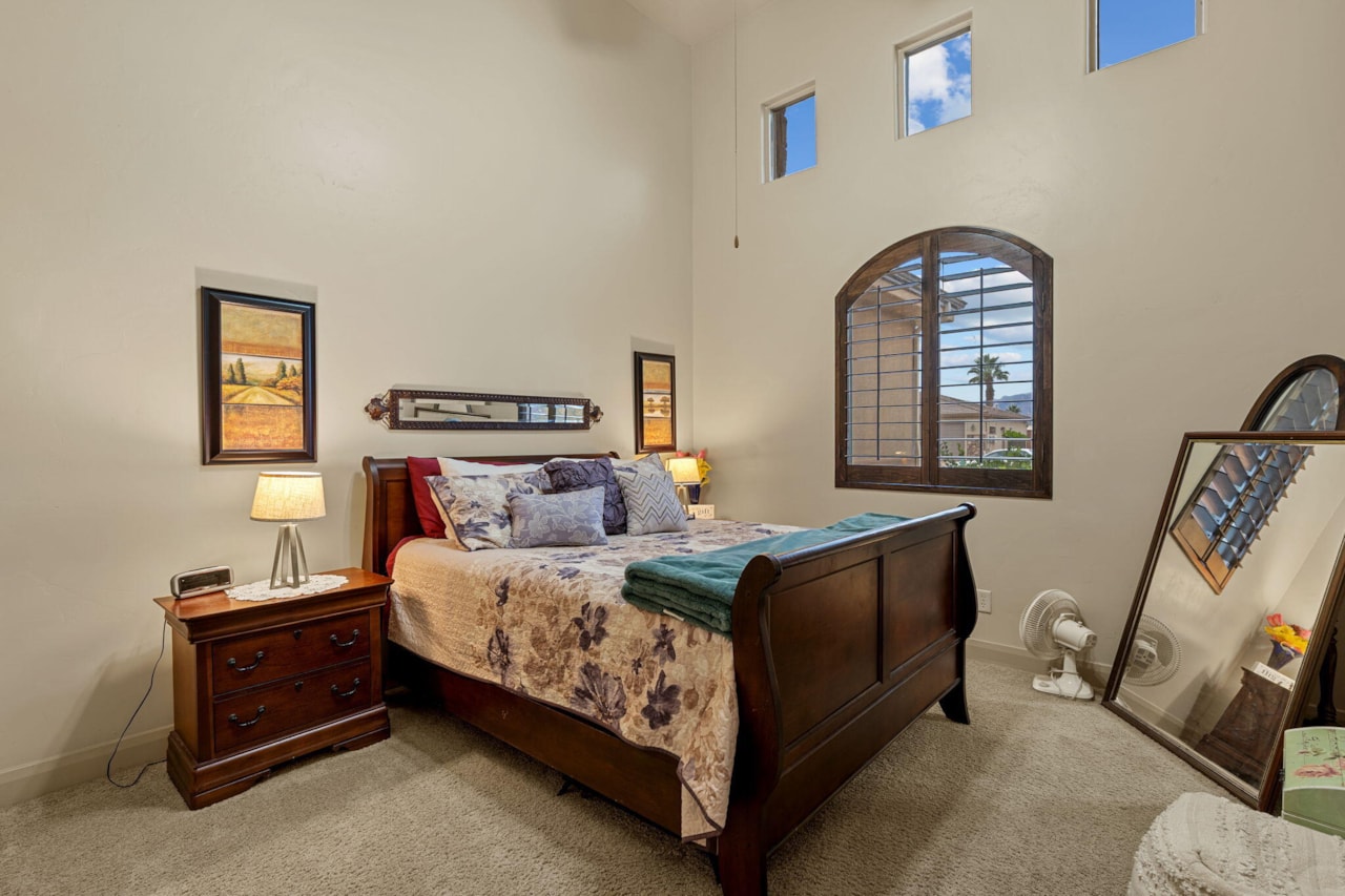 204 N 1280 ST W St George, UT 84770 home for sale, MLS#25-266901 - Erika Rogers Photo 12