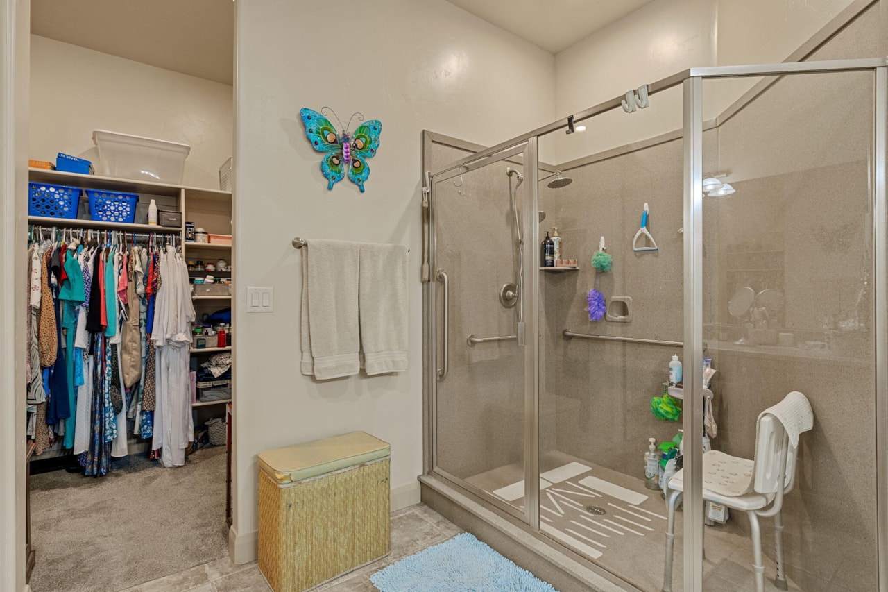 204 N 1280 ST W St George, UT 84770 home for sale, MLS#25-266901 - Erika Rogers Photo 22