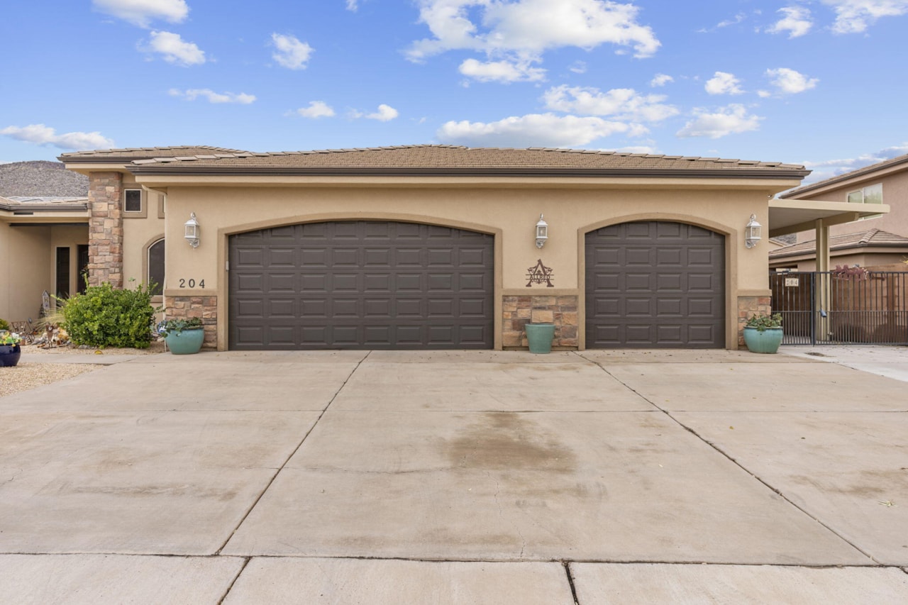 204 N 1280 ST W St George, UT 84770 home for sale, MLS#25-266901 - Erika Rogers Photo 33