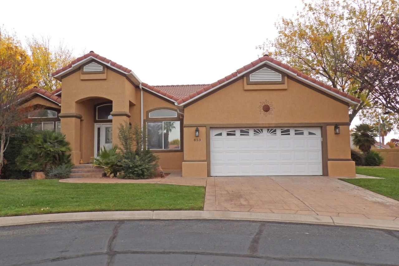 853 W Kestrel CT Washington, UT 84780 home for sale, MLS#25-266915 - Erika Rogers Photo 2