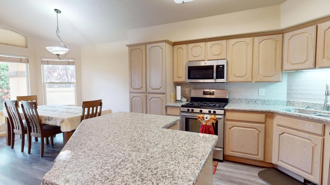 853 W Kestrel CT Washington, UT 84780 home for sale, MLS#25-266915 - Erika Rogers Photo 13