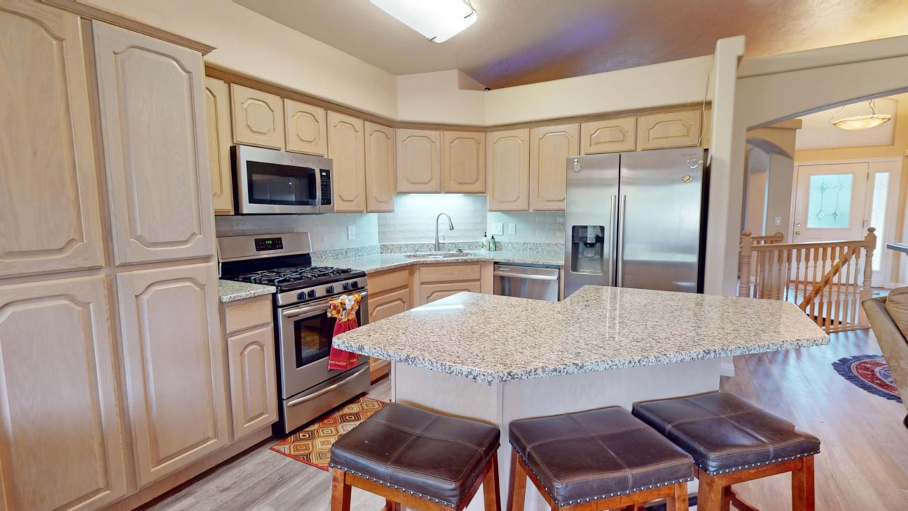 853 W Kestrel CT Washington, UT 84780 home for sale, MLS#25-266915 - Erika Rogers Photo 14