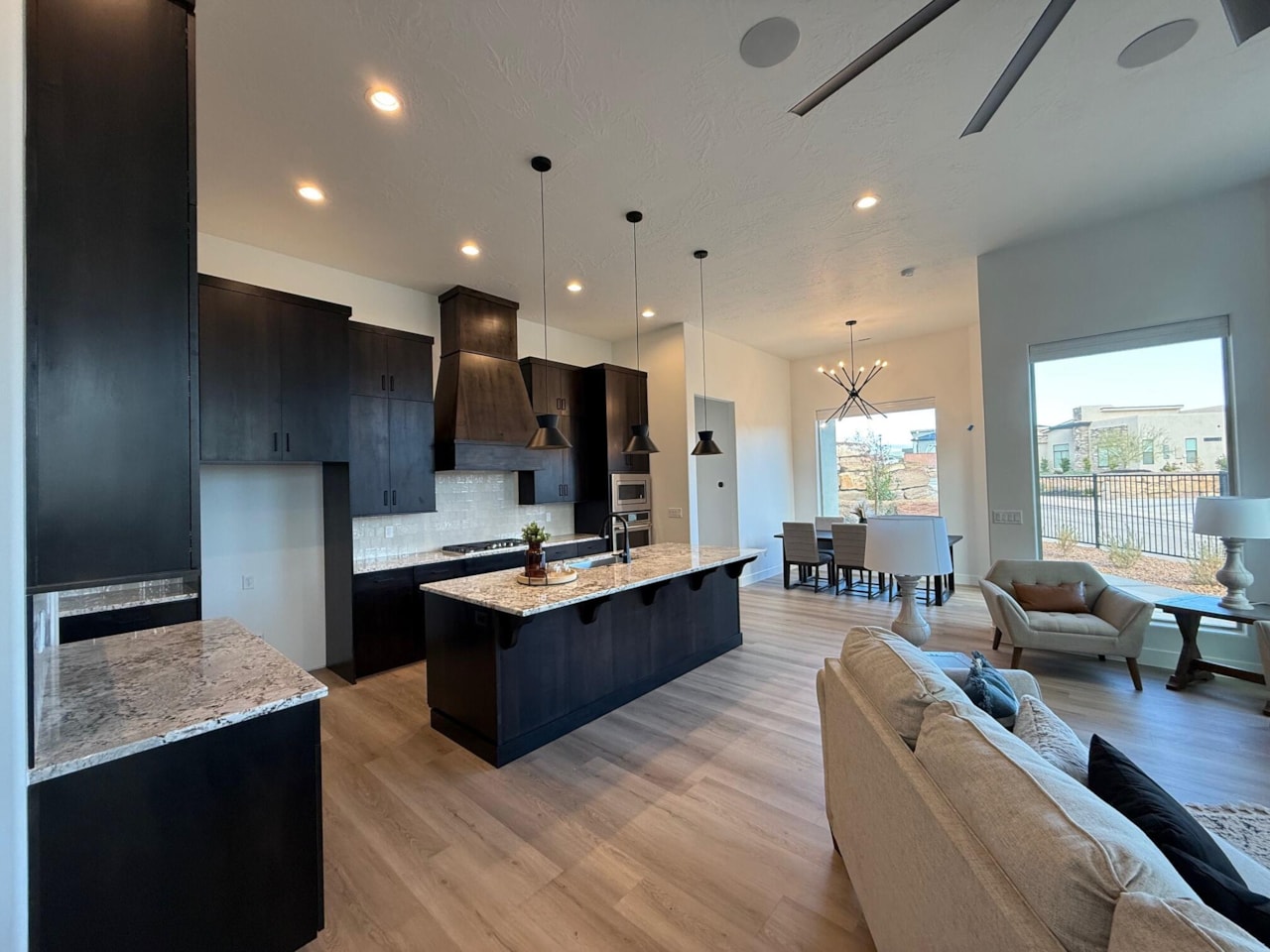 3045 W Bolsena Trl St George, UT 84770 home for sale, MLS#25-262601 - Erika Rogers Photo 16