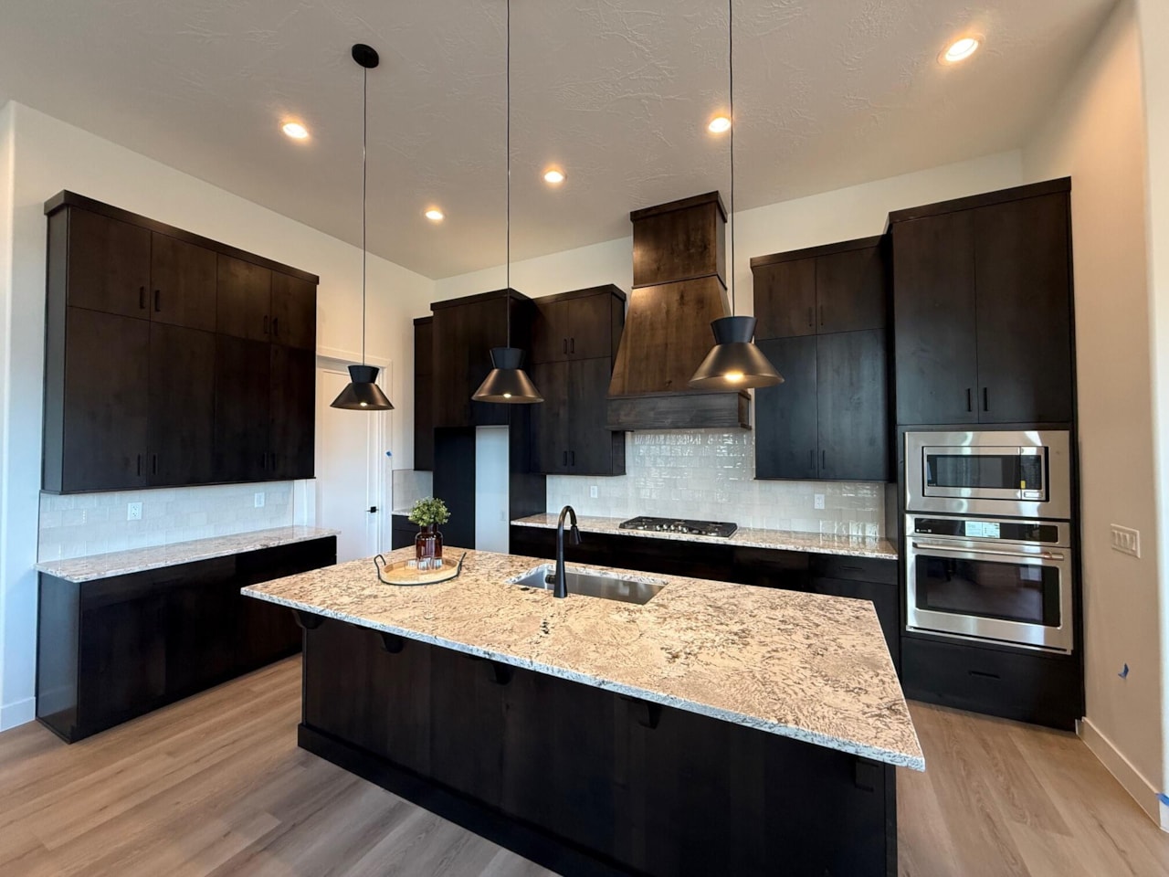 3045 W Bolsena Trl St George, UT 84770 home for sale, MLS#25-262601 - Erika Rogers Photo 18