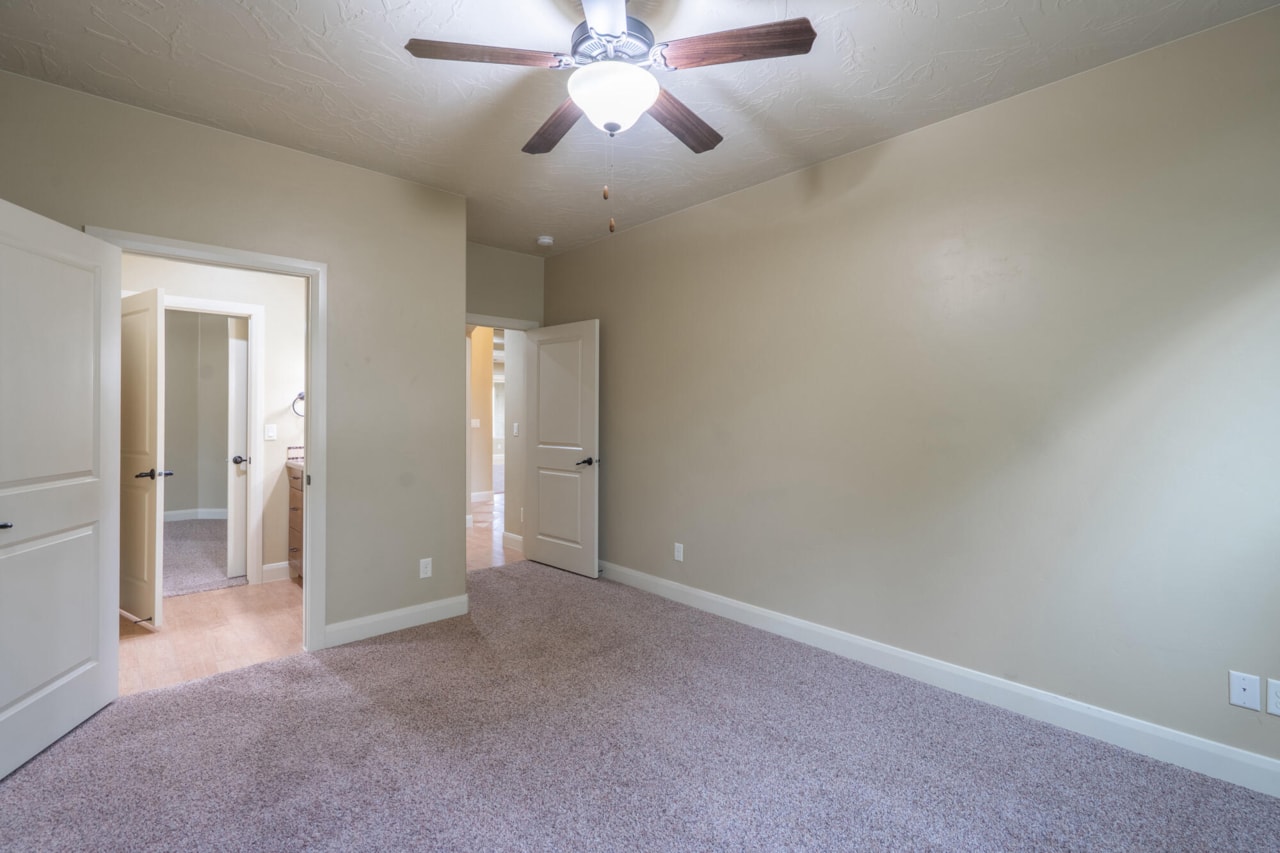 1646 E 90 CIR St George, UT 84790 home for sale, MLS#25-266908 - Erika Rogers Photo 19