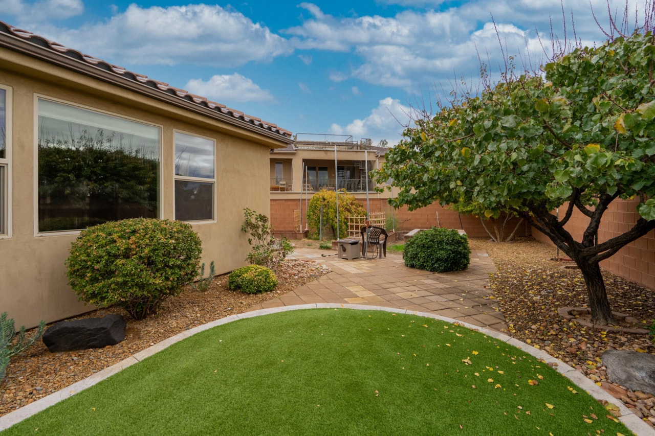 1646 E 90 CIR St George, UT 84790 home for sale, MLS#25-266908 - Erika Rogers Photo 82