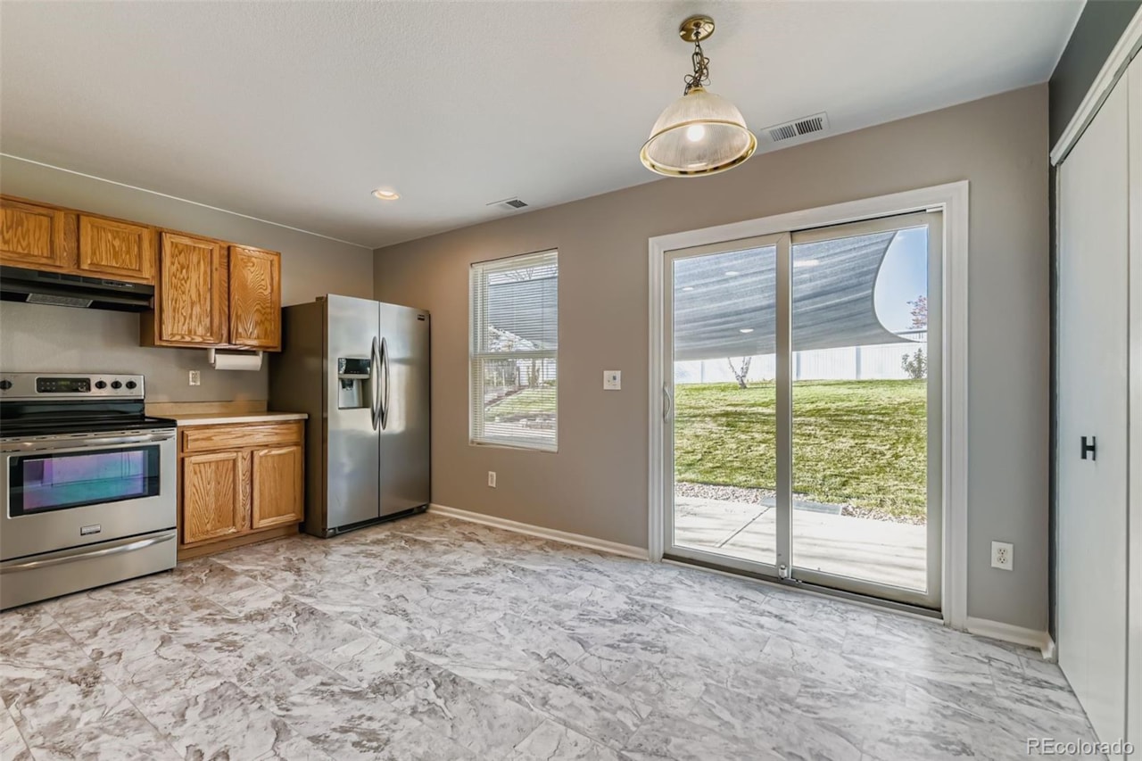 567 Tanager St Bromley Park This charming 2 story duplex half in highly sought after Bromley Park features 3 bedrooms, 1 bath,... Brighton Adams CO 80601 6405335 home for sale $399,850 6405335 Photo 7