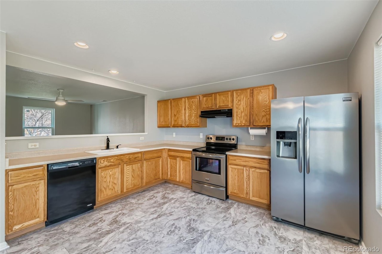 567 Tanager St Bromley Park This charming 2 story duplex half in highly sought after Bromley Park features 3 bedrooms, 1 bath,... Brighton Adams CO 80601 6405335 home for sale $399,850 6405335 Photo 9