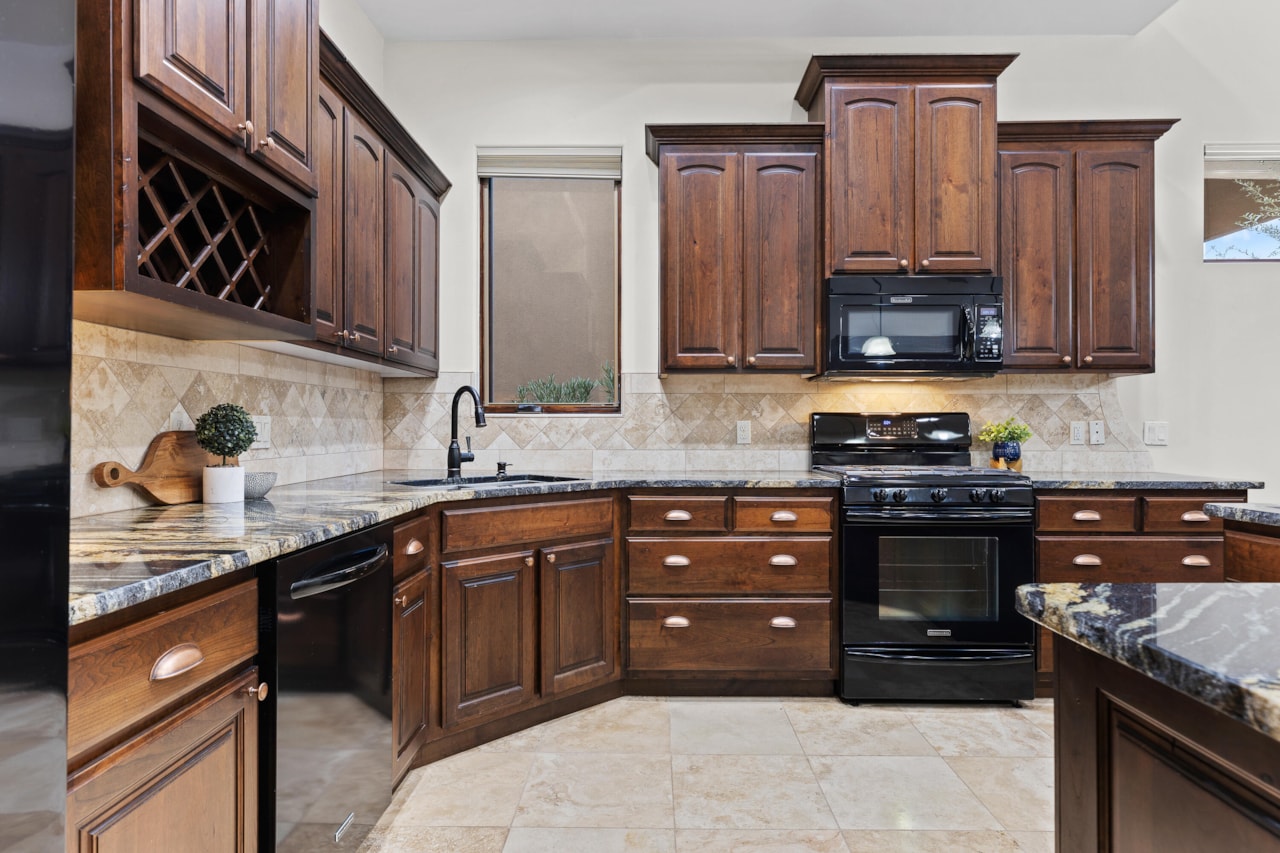 2090 N Tuweap DR #15 St George, UT 84770 home for sale, MLS#25-266909 - Erika Rogers Photo 4