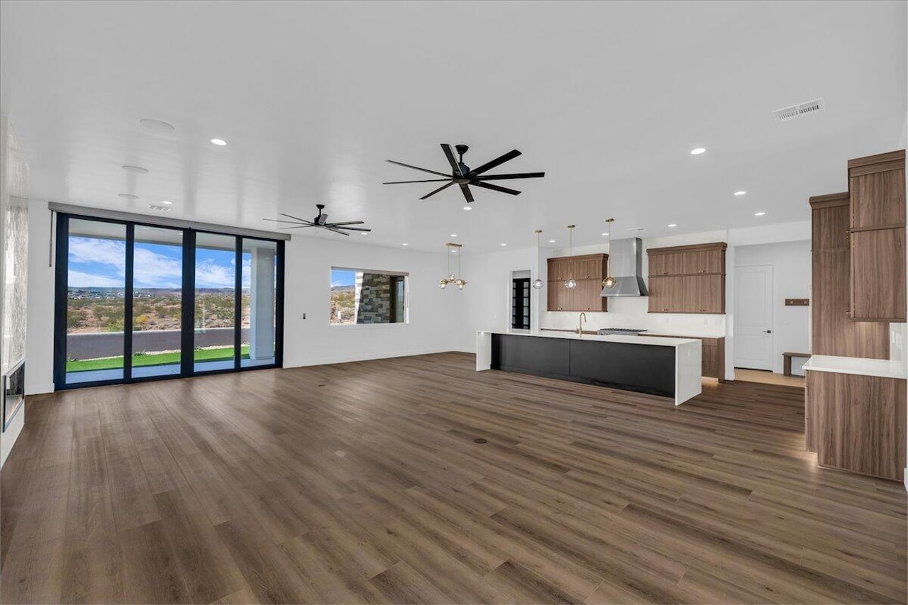 1273 N Lozano RD Washington, UT 84780 home for sale, MLS#25-266931 - Erika Rogers Photo 10