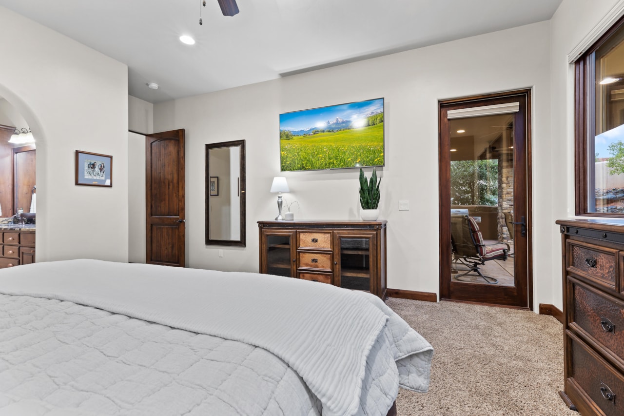 2090 N Tuweap DR #15 St George, UT 84770 home for sale, MLS#25-266909 - Erika Rogers Photo 11