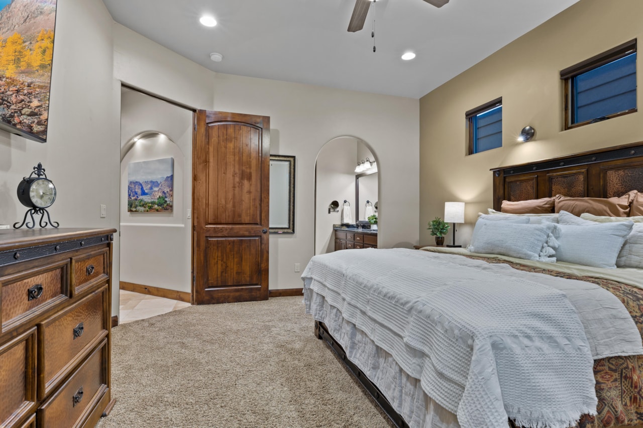 2090 N Tuweap DR #15 St George, UT 84770 home for sale, MLS#25-266909 - Erika Rogers Photo 16