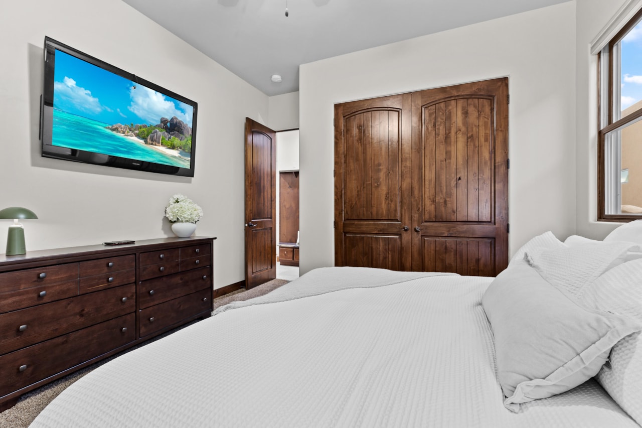 2090 N Tuweap DR #15 St George, UT 84770 home for sale, MLS#25-266909 - Erika Rogers Photo 20