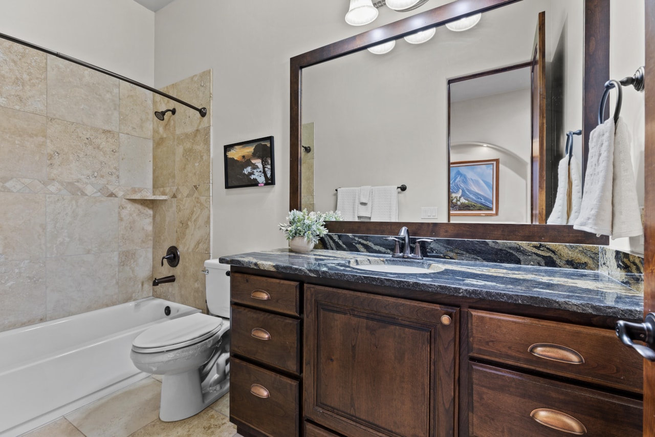 2090 N Tuweap DR #15 St George, UT 84770 home for sale, MLS#25-266909 - Erika Rogers Photo 21