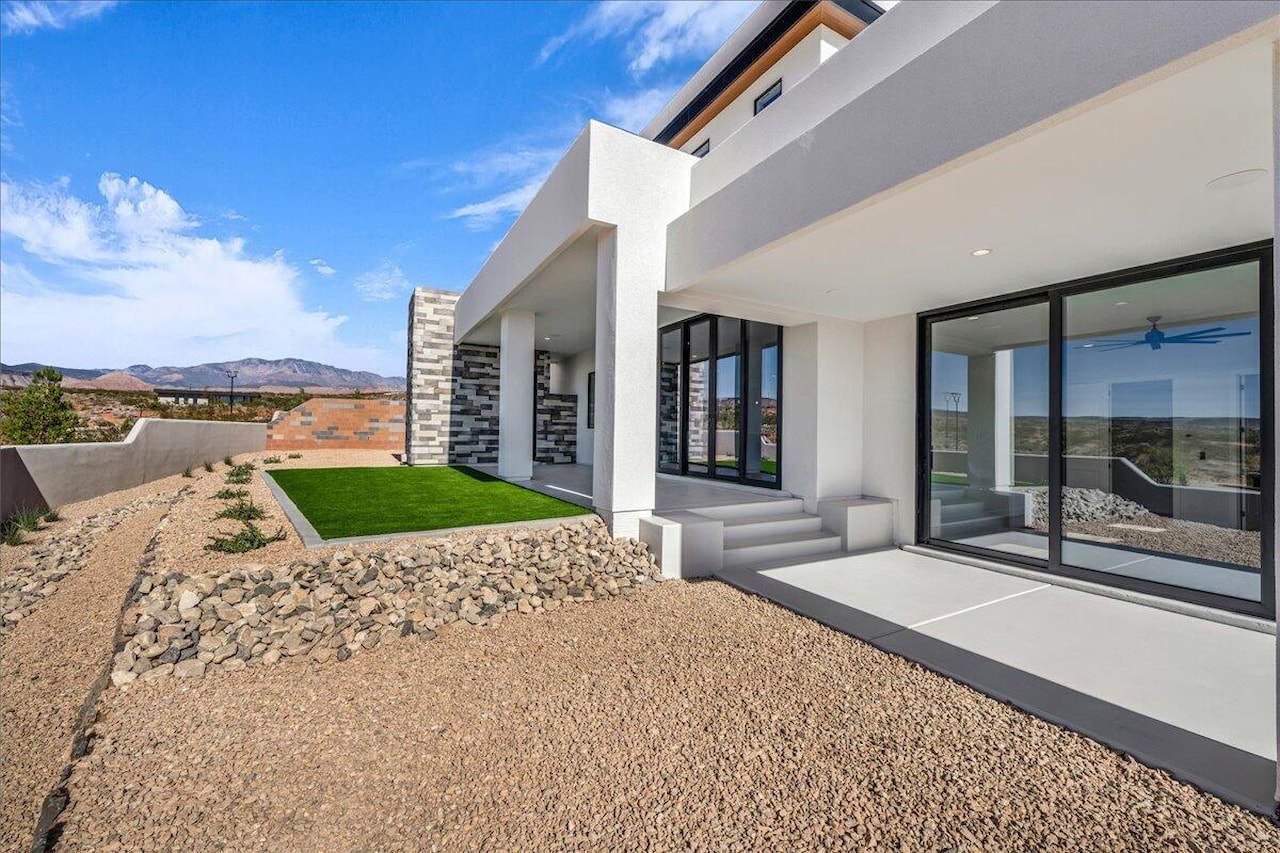 1273 N Lozano RD Washington, UT 84780 home for sale, MLS#25-266931 - Erika Rogers Photo 46