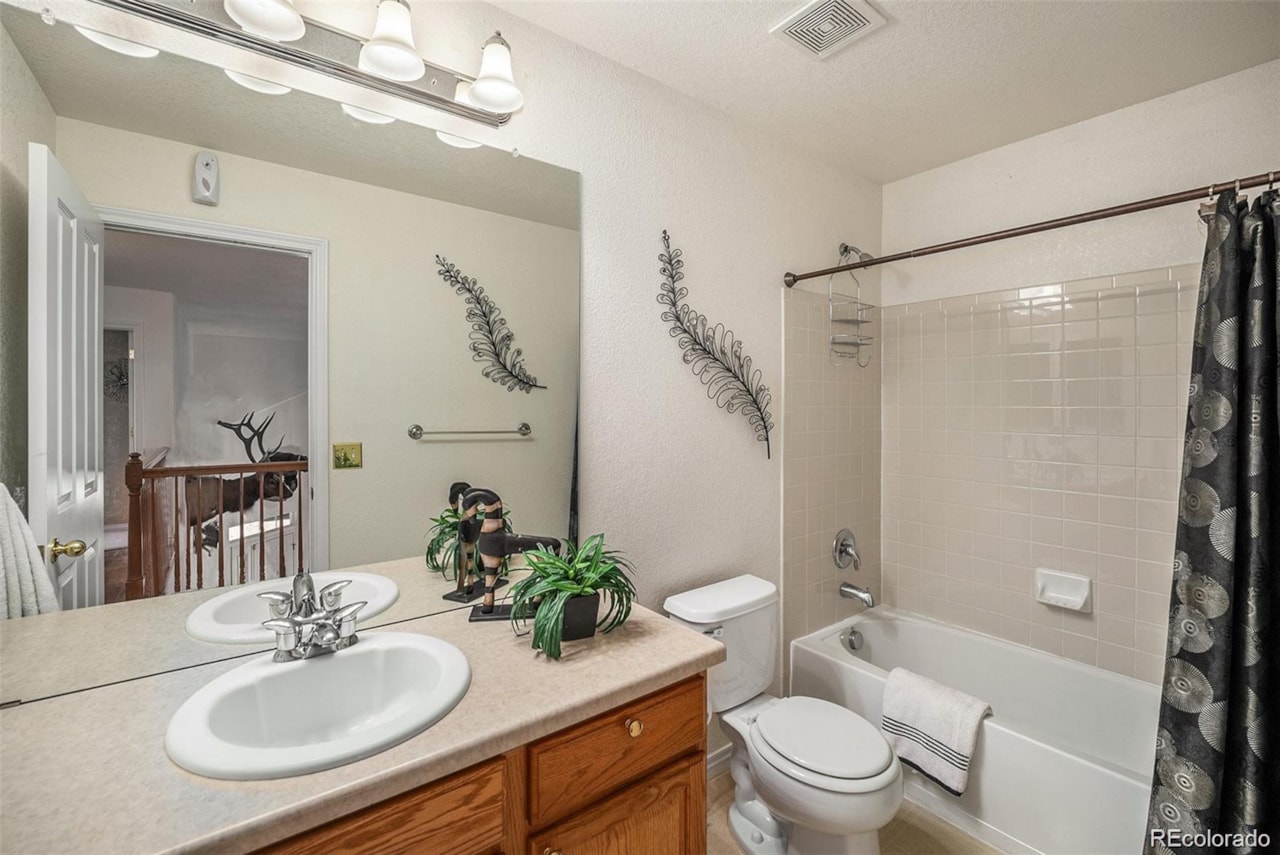 8420 E 160th Place Todd Creek Meadows Experience country living with modern comfort at this Todd Creek Meadows estate! Set on 1.4 acres,... Brighton Adams CO 80602 6372487 home for sale $1,125,000 6372487 Photo 18