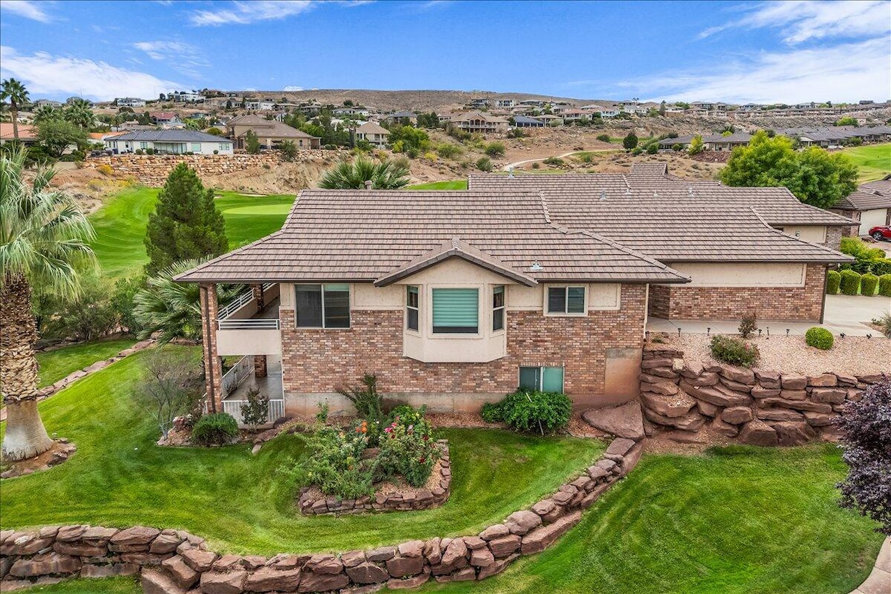 639 W Uxbridge CIR St George, UT 84770 home for sale, MLS#25-265999 - Erika Rogers Photo 22