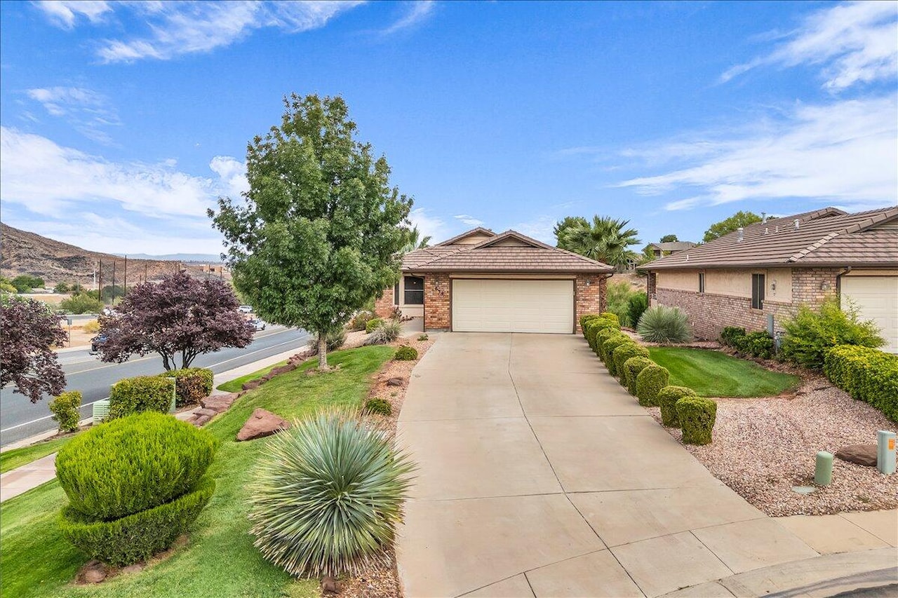 639 W Uxbridge CIR St George, UT 84770 home for sale, MLS#25-265999 - Erika Rogers Photo 36