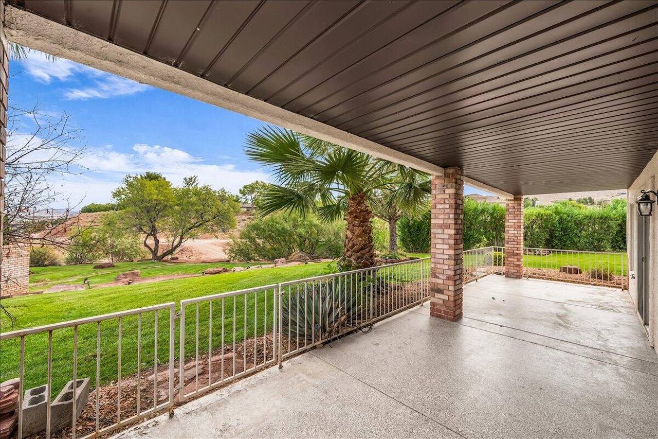 639 W Uxbridge CIR St George, UT 84770 home for sale, MLS#25-265999 - Erika Rogers Photo 20