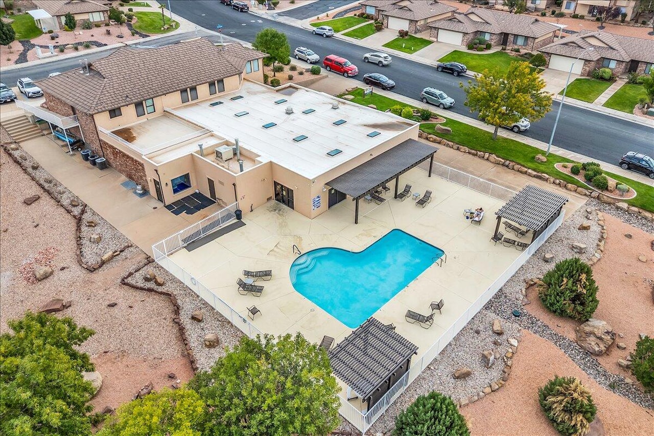 639 W Uxbridge CIR St George, UT 84770 home for sale, MLS#25-265999 - Erika Rogers Photo 28