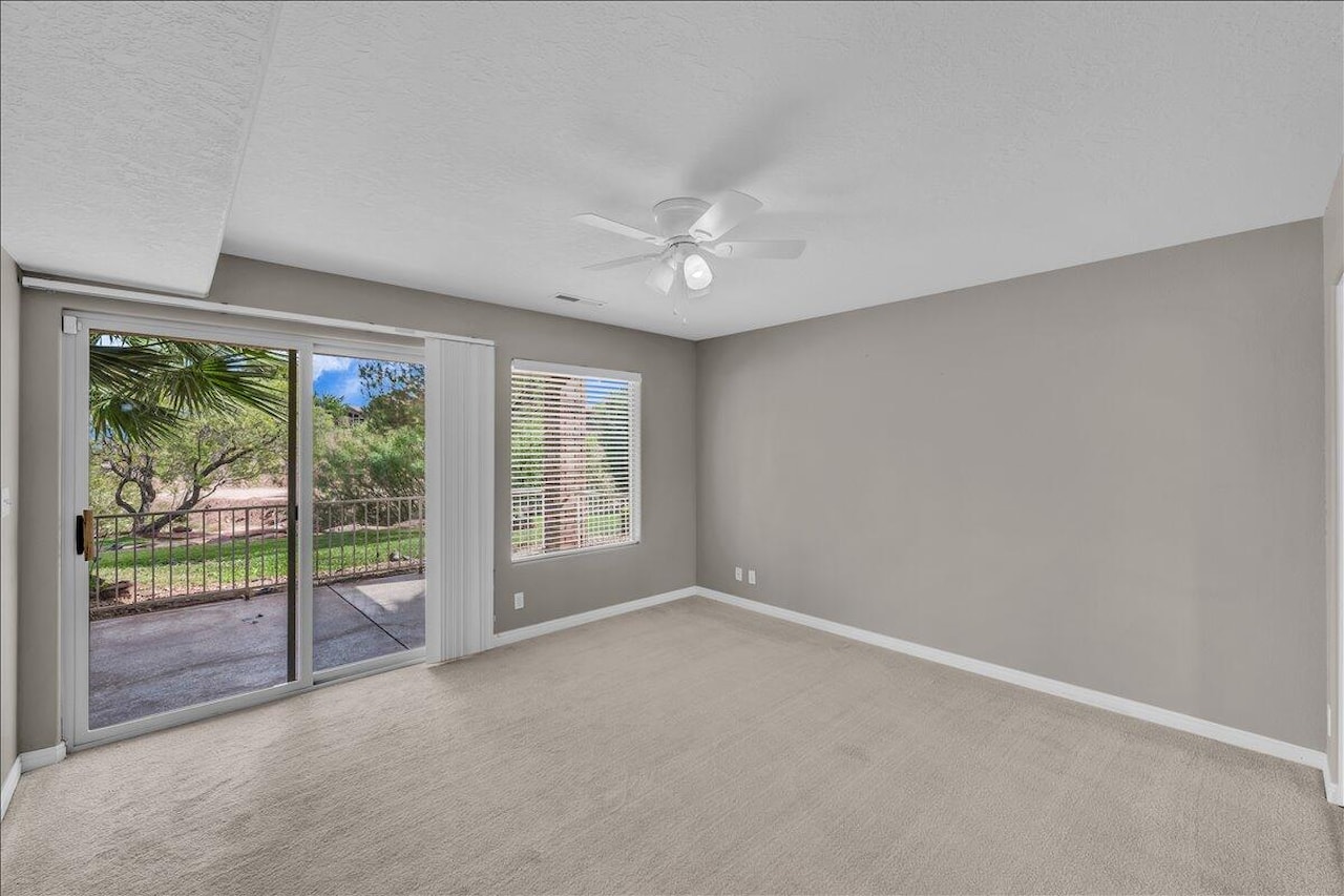 639 W Uxbridge CIR St George, UT 84770 home for sale, MLS#25-265999 - Erika Rogers Photo 17