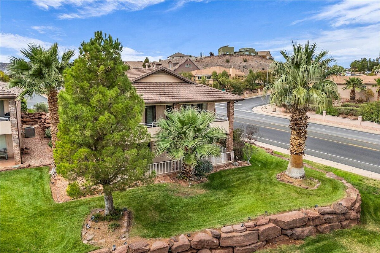 639 W Uxbridge CIR St George, UT 84770 home for sale, MLS#25-265999 - Erika Rogers Photo 25