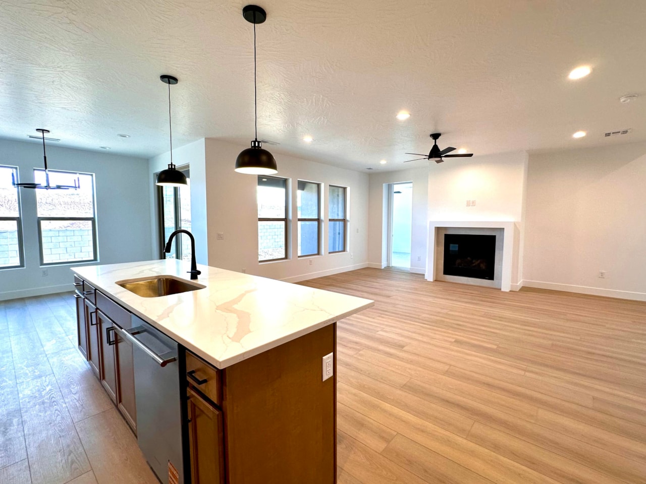 625 S Savio DR #Lot 19 St George, UT 84770 home for sale, MLS#25-266808 - Erika Rogers Photo 3