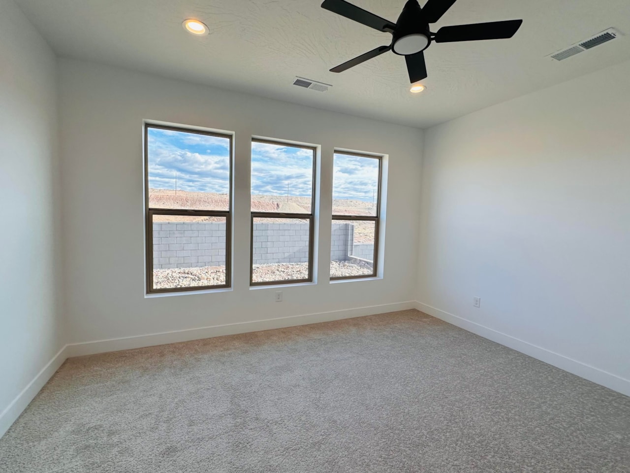 625 S Savio DR #Lot 19 St George, UT 84770 home for sale, MLS#25-266808 - Erika Rogers Photo 7