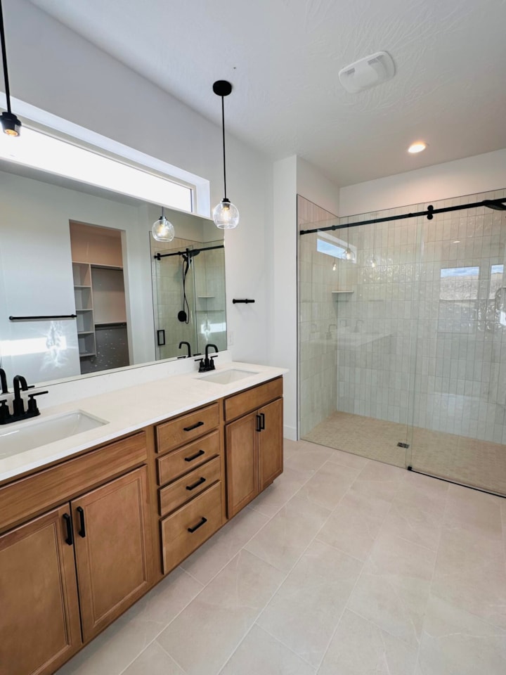 625 S Savio DR #Lot 19 St George, UT 84770 home for sale, MLS#25-266808 - Erika Rogers Photo 9