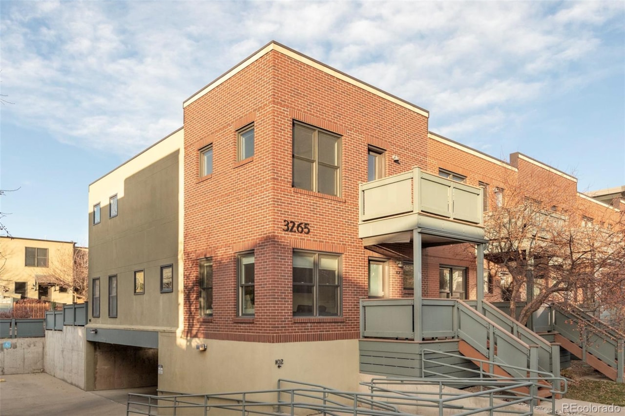 3265 Foundry Place #101O Steel Yards Enveloped in natural light and iconic Boulder mountain views, this corner end-unit Boulder condo in... Boulder Boulder CO 80301 6652757 condo for sale $475,000 6652757 Photo 2