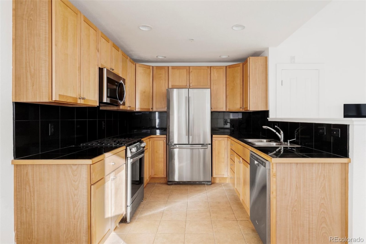 3265 Foundry Place #101O Steel Yards Enveloped in natural light and iconic Boulder mountain views, this corner end-unit Boulder condo in... Boulder Boulder CO 80301 6652757 condo for sale $475,000 6652757 Photo 11