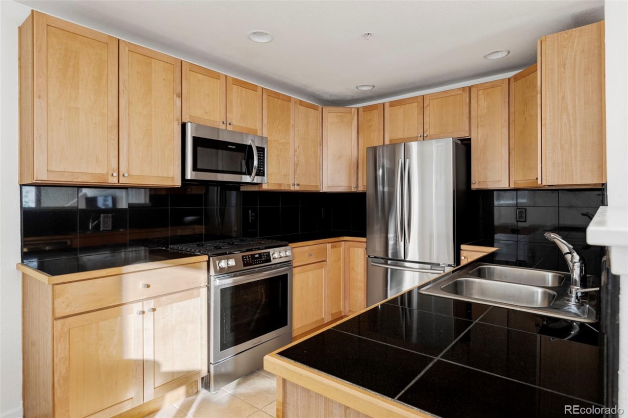 3265 Foundry Place #101O Steel Yards Enveloped in natural light and iconic Boulder mountain views, this corner end-unit Boulder condo in... Boulder Boulder CO 80301 6652757 condo for sale $475,000 6652757 Photo 13