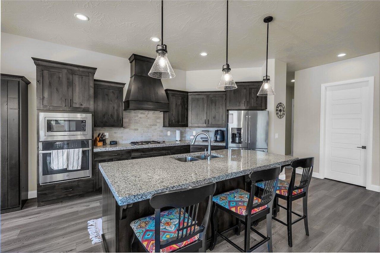 4745 N Cottontail DR St George, UT 84770 home for sale, MLS#25-264307 - Erika Rogers Photo 10