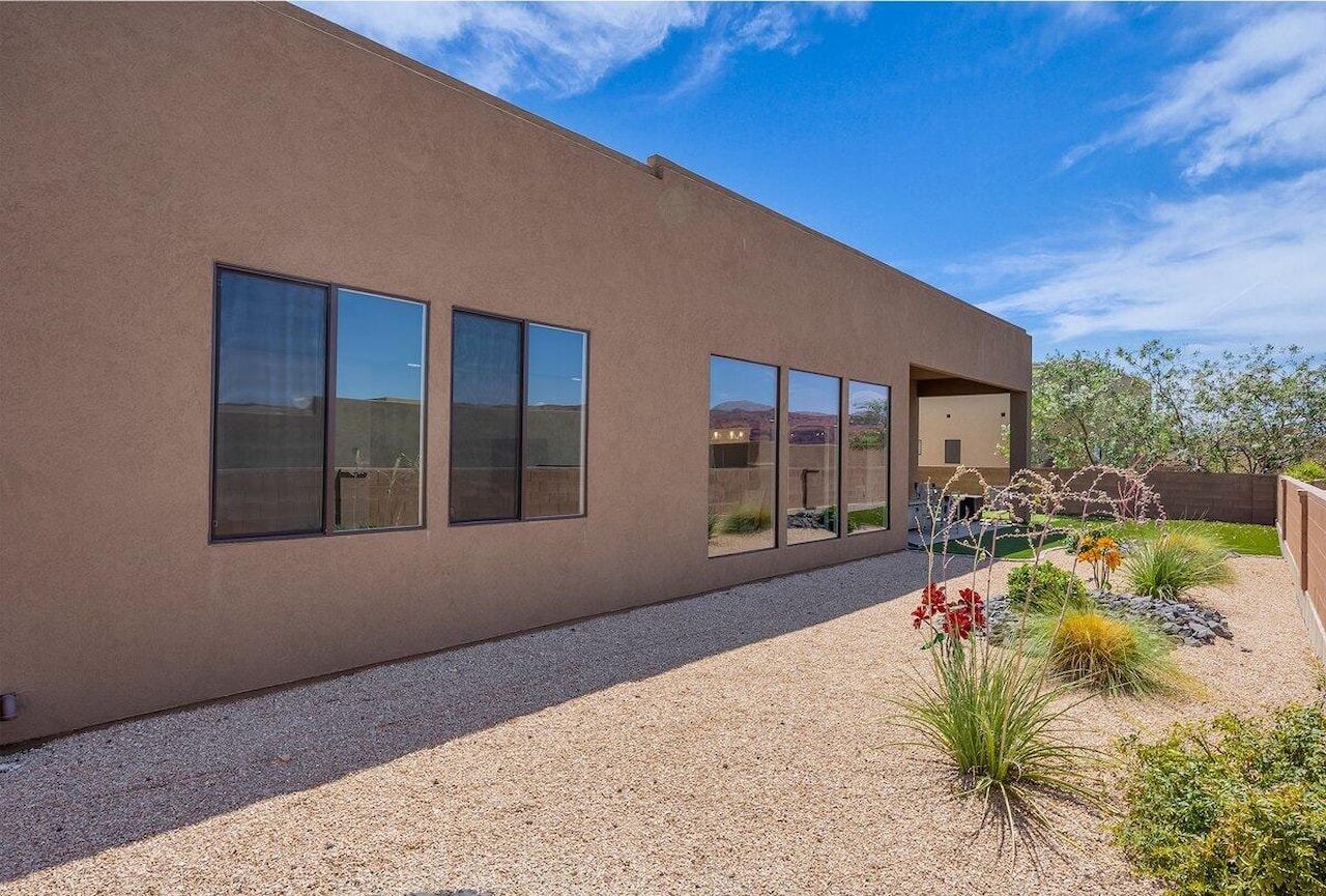 4745 N Cottontail DR St George, UT 84770 home for sale, MLS#25-264307 - Erika Rogers Photo 27