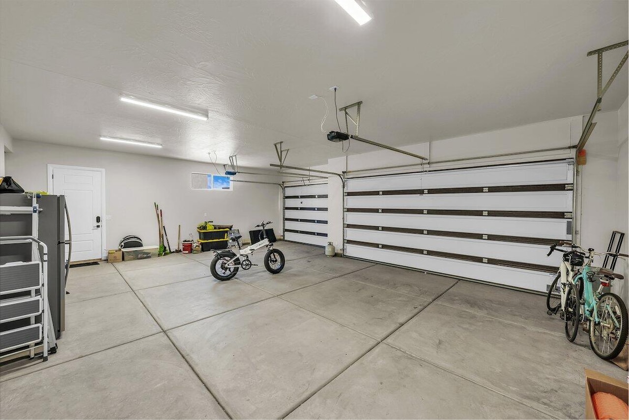 4745 N Cottontail DR St George, UT 84770 home for sale, MLS#25-264307 - Erika Rogers Photo 28