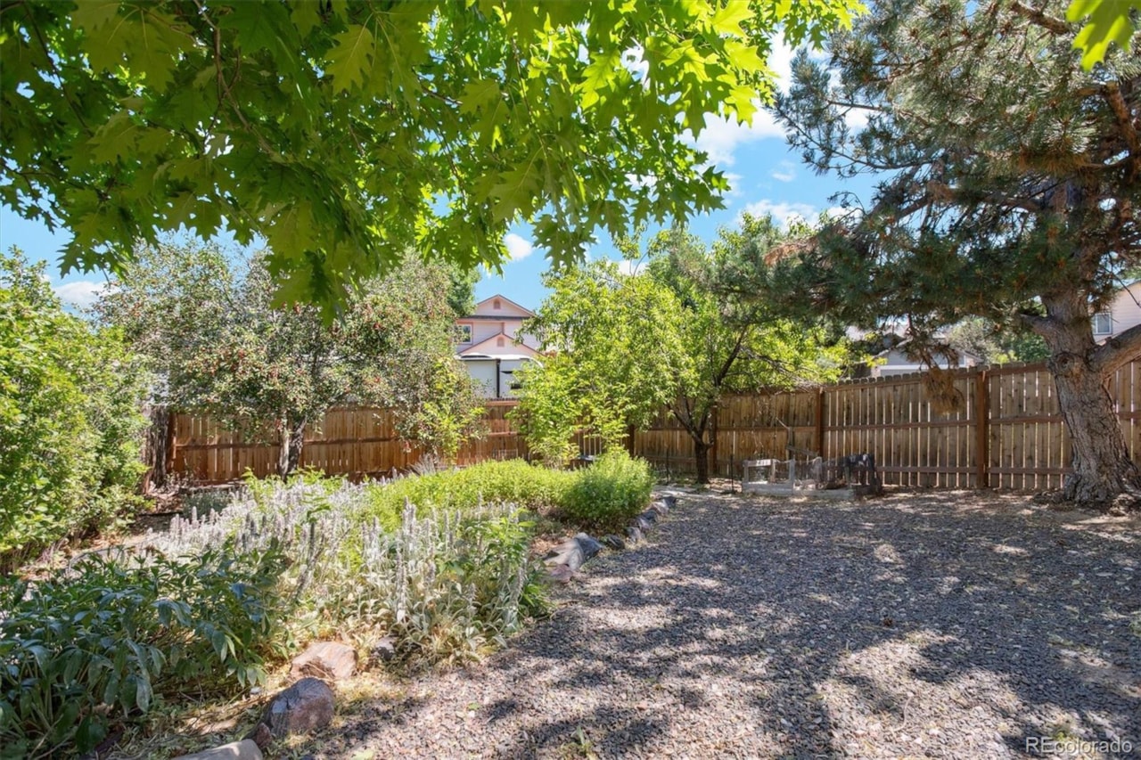 4947 S Espana Way Fox Hill Welcome to your dream home in the Fox Hill neighborhood in the highly sought-after Cherry Creek 5... Centennial Arapahoe CO 80015 2564802 home for sale $499,000 2564802 Photo 23