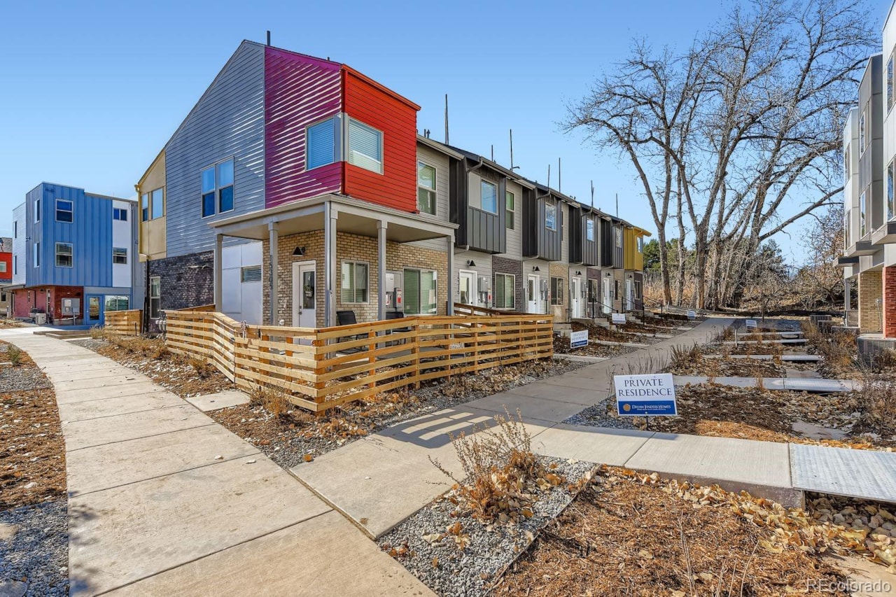 15323 W 69th Ave Geos DECEMBER CLOSEStep into this beautifully designed 2-story townhome featuring 9' ceilings on the... Arvada Jefferson CO 80007 2749280 home for sale $399,990 2749280 Photo 5