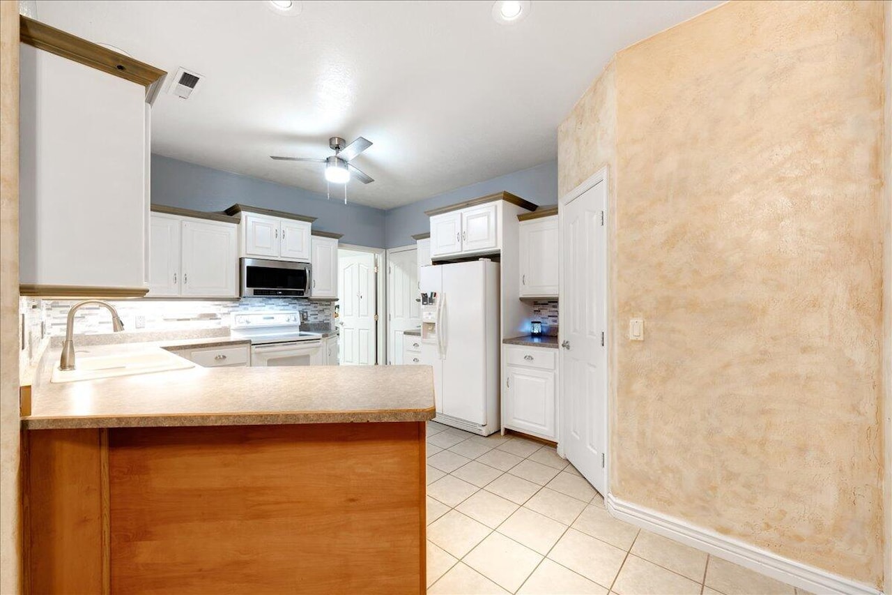 1542 W 1270  N St George, UT 84770 home for sale, MLS#25-266906 - Erika Rogers Photo 8