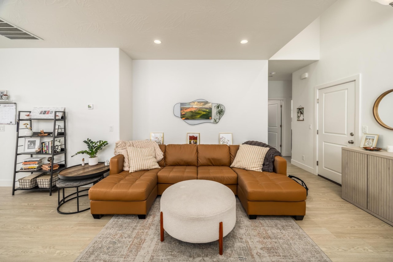 108 W Camino Borde Washington, UT 84780 home for sale, MLS#25-266685 - Erika Rogers Photo 7